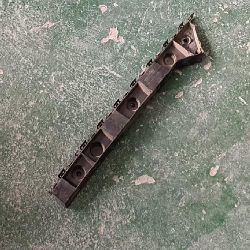奇瑞艾瑞泽5右后杠按装支架J60Y