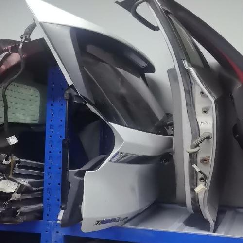 奇瑞瑞虎3X后背门3X拆白