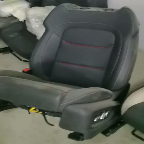 奇瑞瑞虎8左前座椅T18C电动红边
