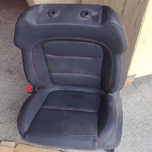 奇瑞瑞虎8左前座椅T18C电动红条